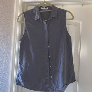 Sleeveless Everlane button down top